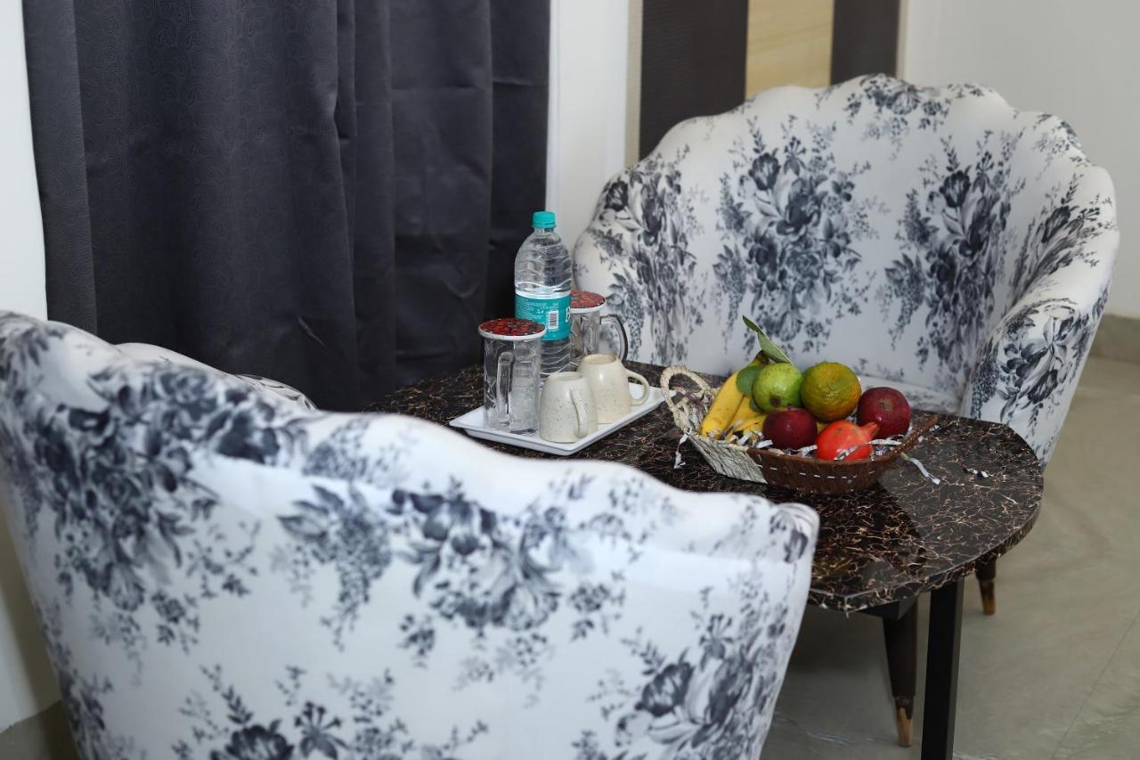 Lyf Corporate Suites - Noida Sector 19 ภายนอก รูปภาพ