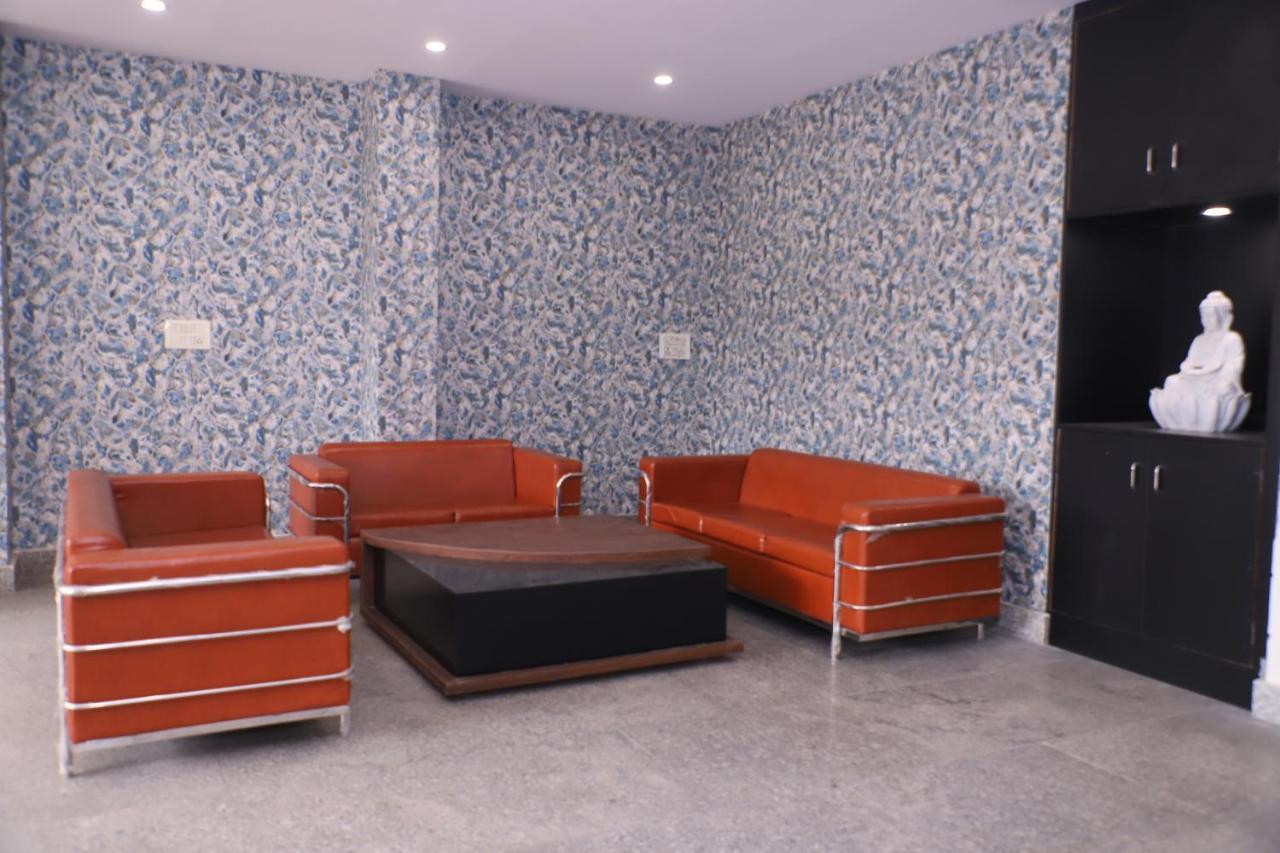 Lyf Corporate Suites - Noida Sector 19 ภายนอก รูปภาพ