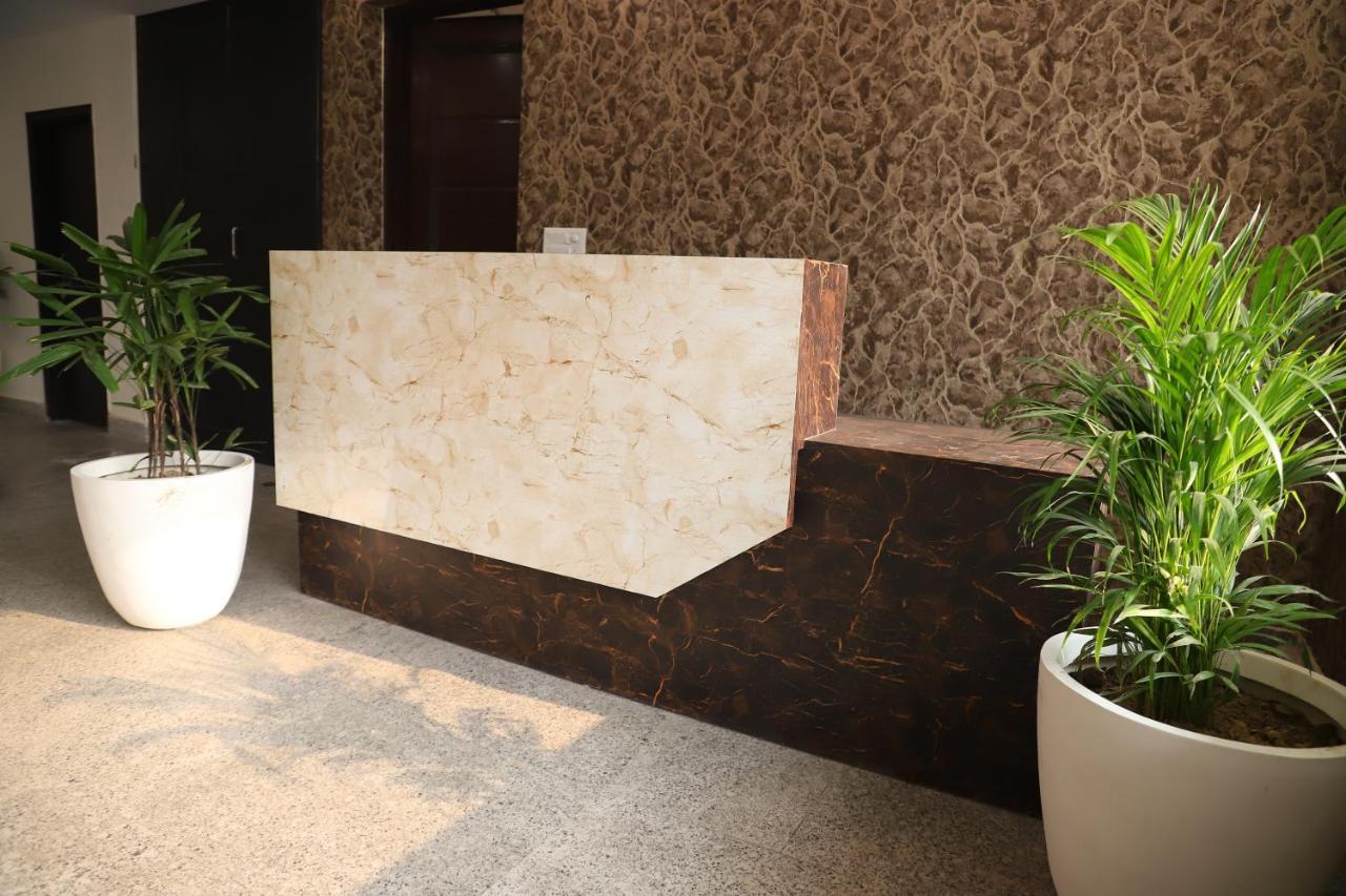 Lyf Corporate Suites - Noida Sector 19 ภายนอก รูปภาพ