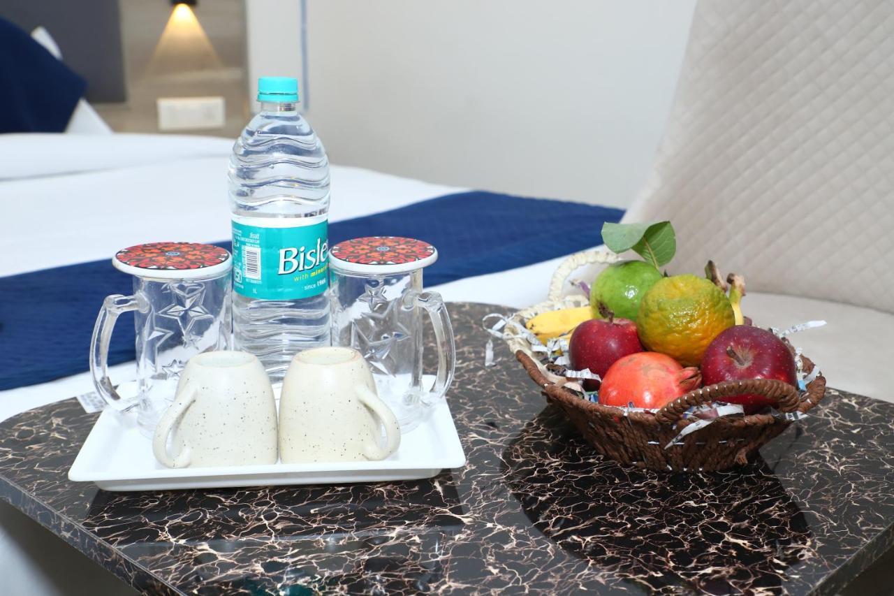 Lyf Corporate Suites - Noida Sector 19 ภายนอก รูปภาพ