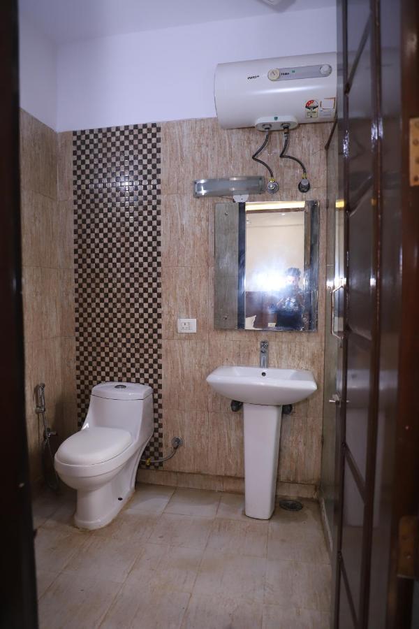 Lyf Corporate Suites - Noida Sector 19 ภายนอก รูปภาพ