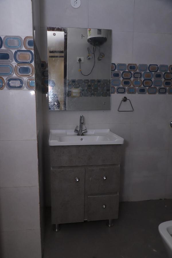 Lyf Corporate Suites - Noida Sector 19 ภายนอก รูปภาพ