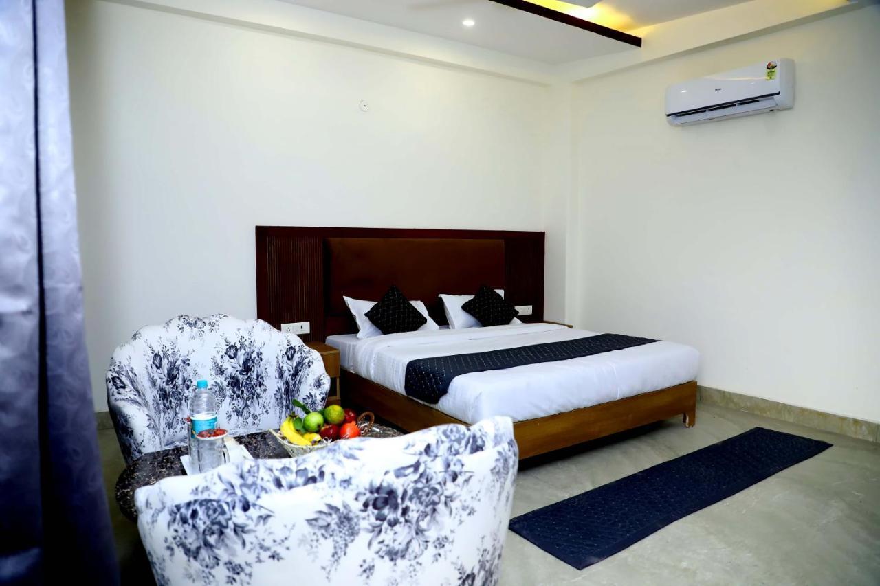Lyf Corporate Suites - Noida Sector 19 ภายนอก รูปภาพ