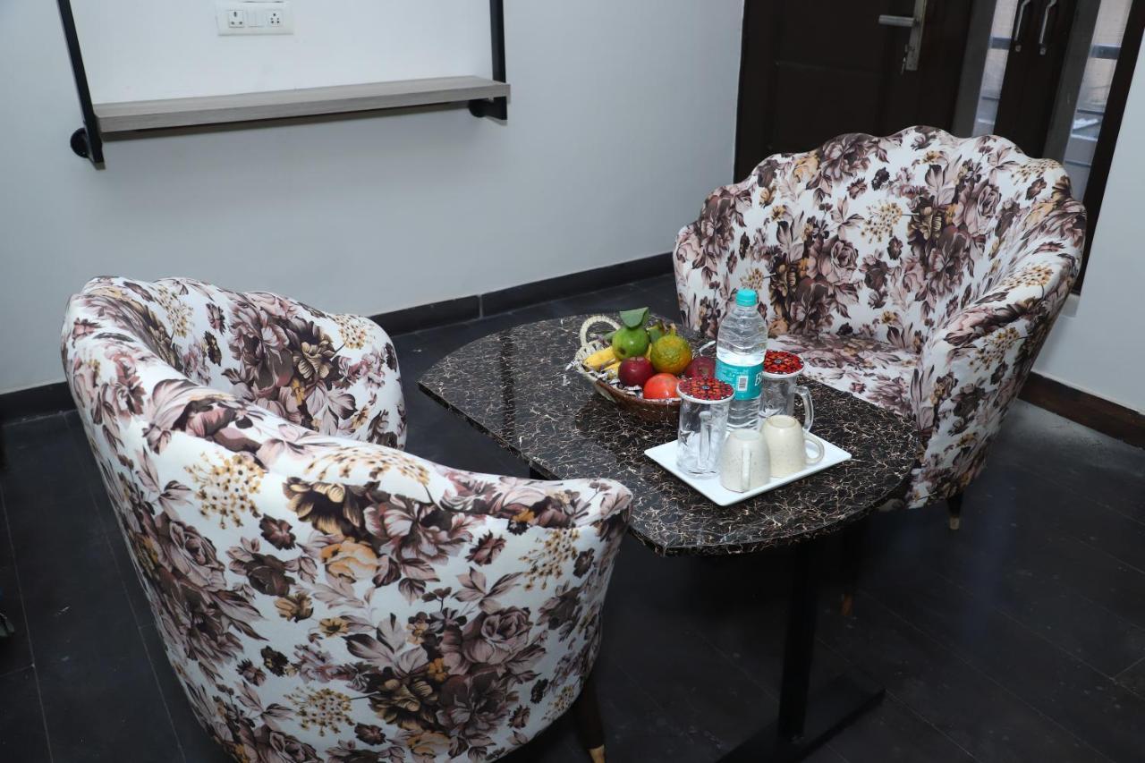 Lyf Corporate Suites - Noida Sector 19 ภายนอก รูปภาพ