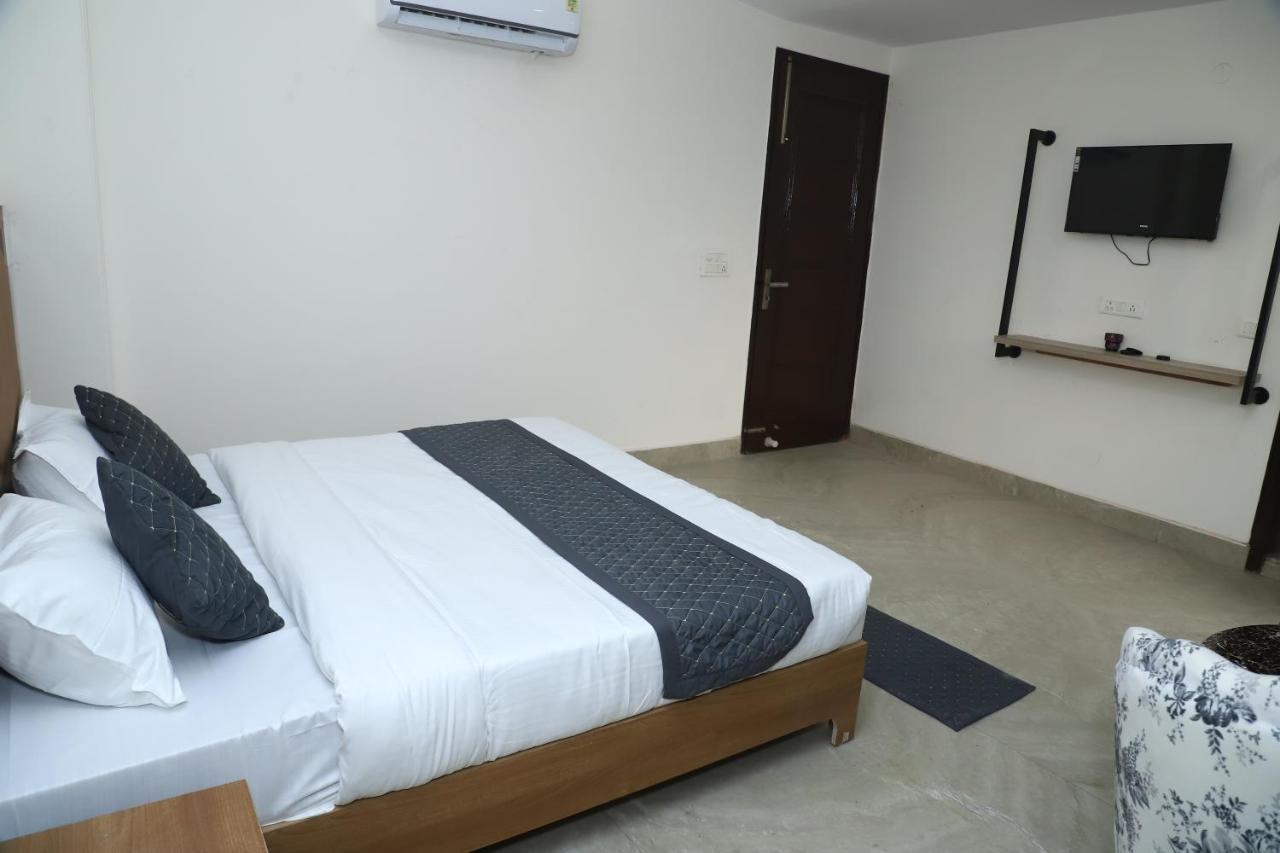 Lyf Corporate Suites - Noida Sector 19 ภายนอก รูปภาพ